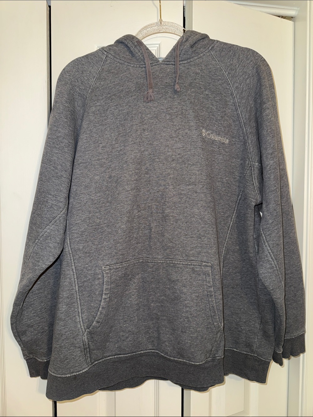 Columbia Men's Hooded Sweatshirt in Charcoal Gray